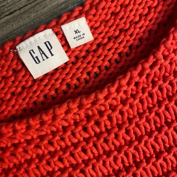 GAP Crew Neck Sweater - Picture 3 of 4